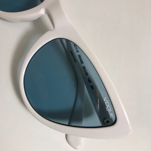 #HP🥳💥 VOGUE Sunglasses 😎 - Picture 8 of 9